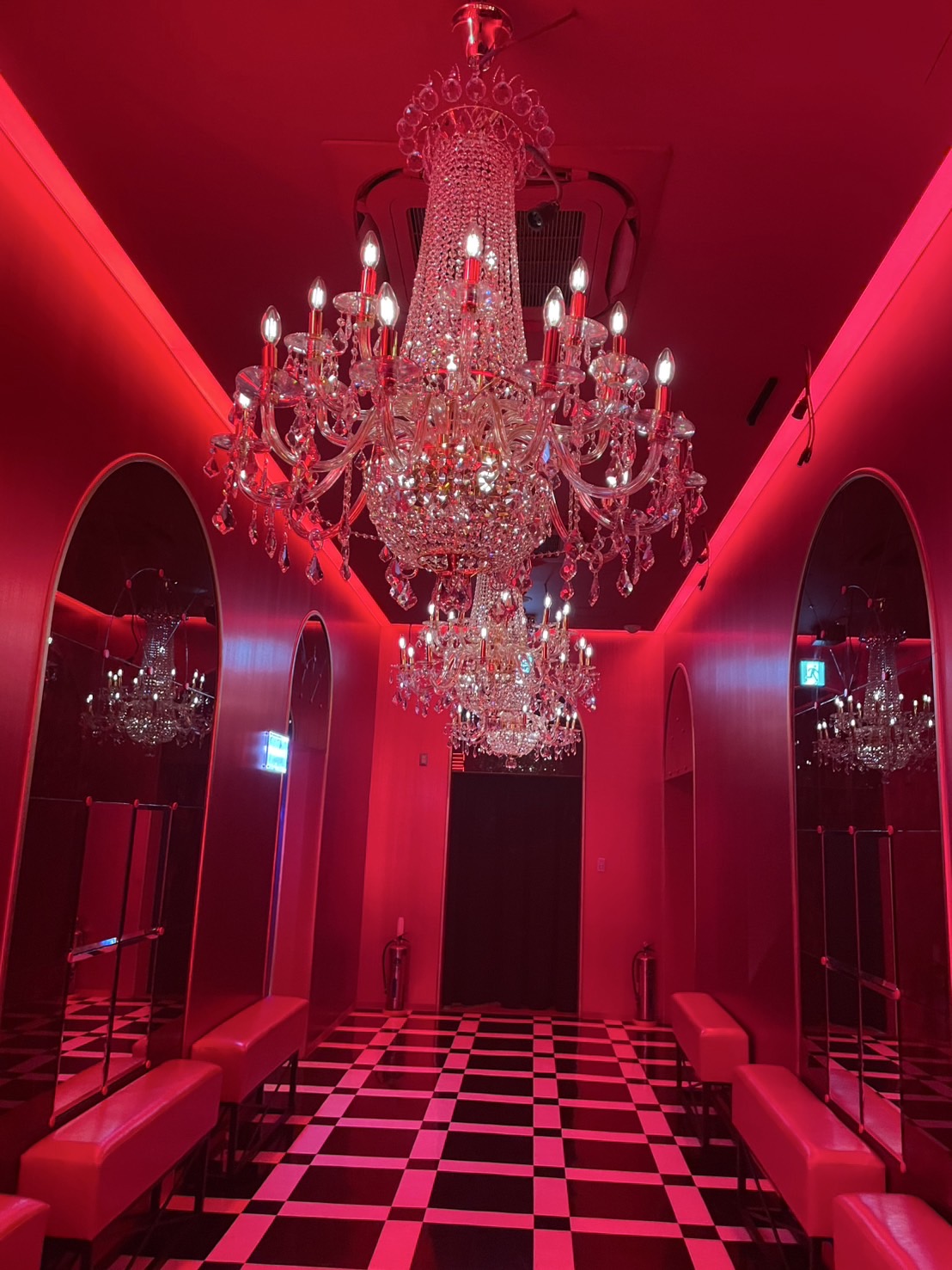 内装ギャラリーの「クラブPICCADILLY PREMIUM」店舗写真